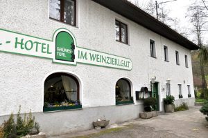 Grünes Türl